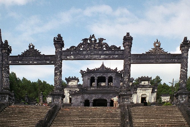 Hue Imperial City And Cruise on Perfume River Private Tour - Experiencing the Tranquility of Perfume River Cruise