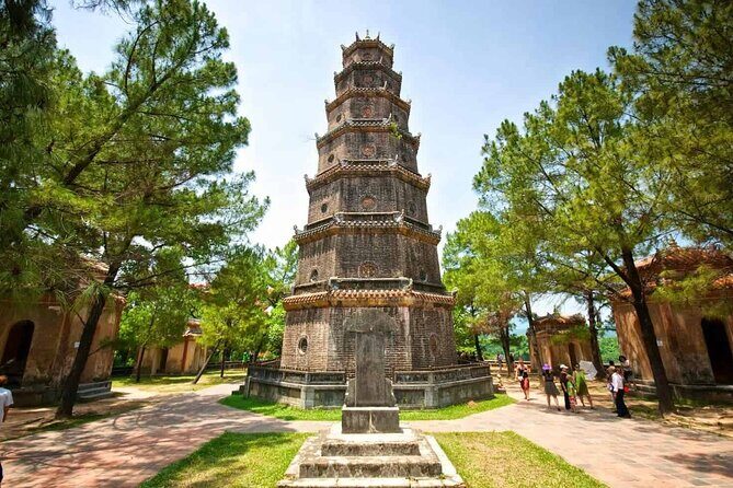 Hue Imperial City and Hai Van Pass Full Day Tour from Da Nang - Transportation and Group Size