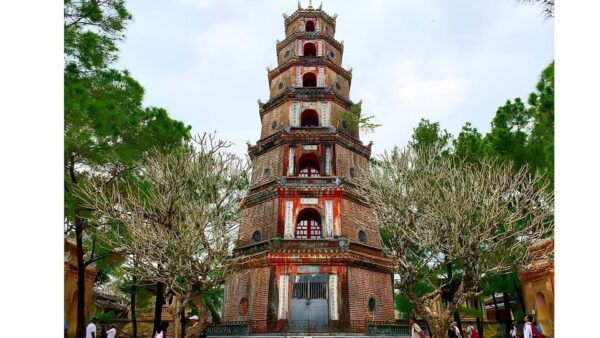 Hue Imperial City Group Tour With Lunch From Hoi An/Da Nang - Booking and Cancellation Policy