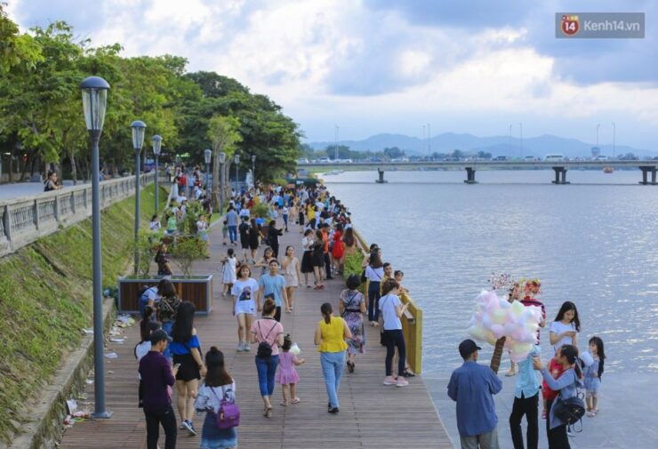 Hue: Imperial City Guided Walking and Pedicab Combo Tour - Experience Highlights