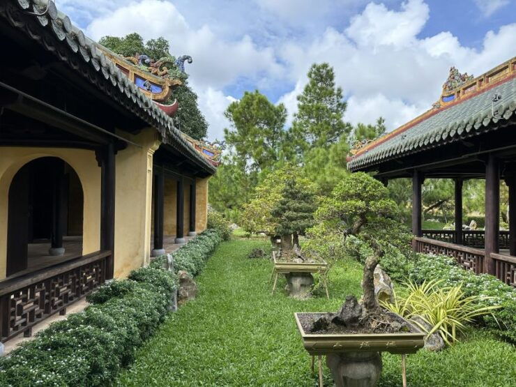 Hue Imperial City Walking Tour in 2,5 Hours - Starting Location and Main Stop