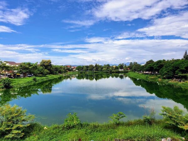 Hue: Motorbike Tour Into the Citadel and Along Nguyen Ha Canal - What to Expect on the Tour