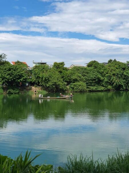 Hue: Motorbike Tour Into the Citadel and Along Nguyen Ha Canal - Scenic Routes for Motorbike Rides