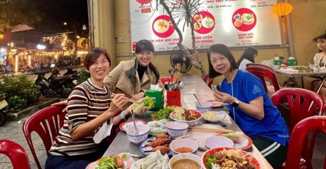 Hue: Night Street Food Tour by Cyclo With a Local Guide - Exploring Hues Vibrant Night Scene