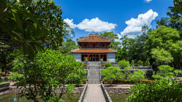Hue: Private Dragon Boat, Thien Mu Pagoda, & Royal Tomb Tour - Tips for Travelers