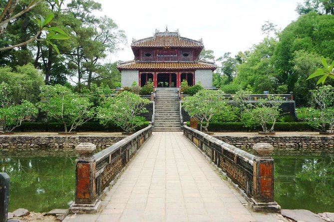 Hue Private Guided Tombs and Thien Mu Pagoda Tour - Inclusions and Exclusions