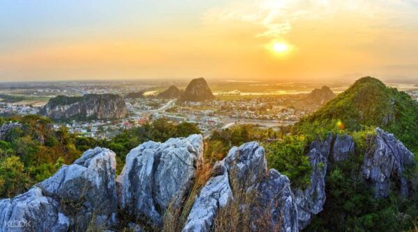 Hue: Private Transfer To/From Hoi an With Sightseeing - Visit Marble Mountain With Temples and Viewpoints