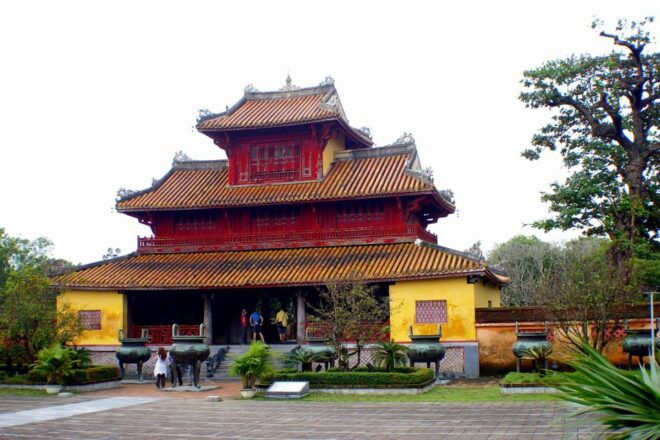 Hue: Royal Tombs and Thien Mu Pagoda Private Guided Tour - Directions