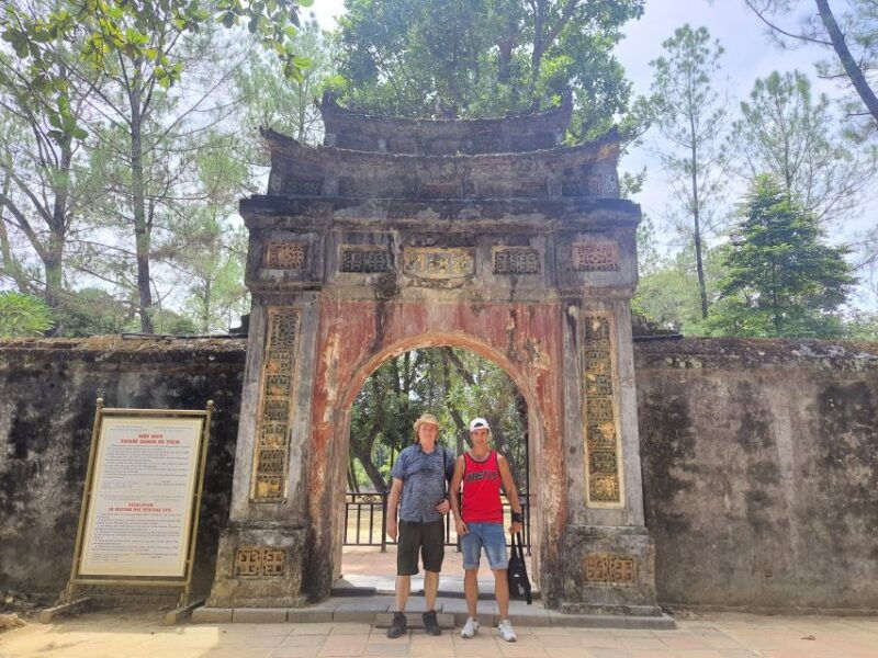 Hue: Royal Tombs, Pagoda, Perfume River by Dragon Boat & Car - Itinerary Highlights