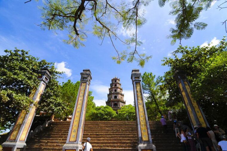 Hue: Royal Tombs, Pagoda, Perfume River by Dragon Boat & Car - Dragon Boat Cruise
