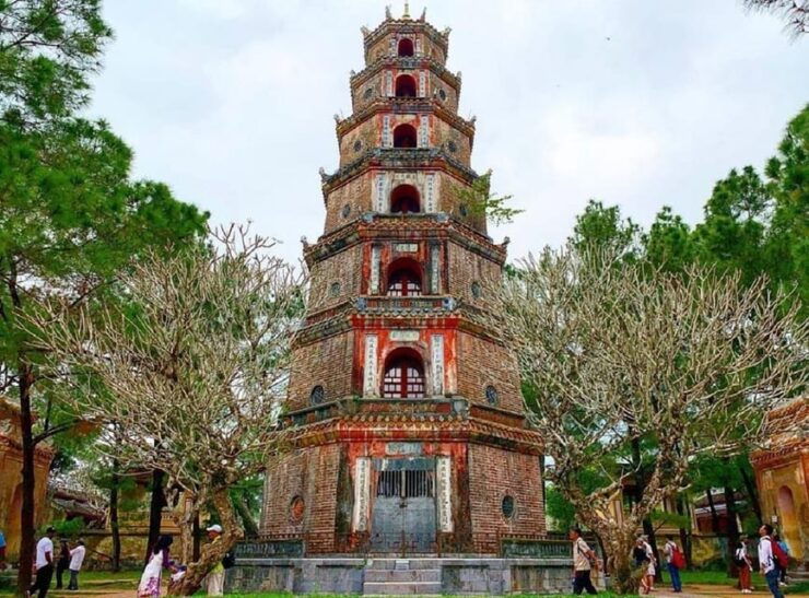 Hue : Royal Tombs- Thien Mu Pagoda- Dragon Boat Private Tour - Good To Know