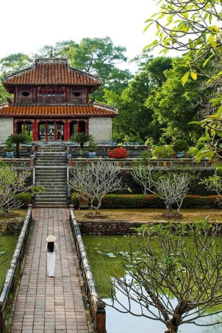 Hue : Royal Tombs- Thien Mu Pagoda- Dragon Boat Private Tour - Inclusions and Pricing