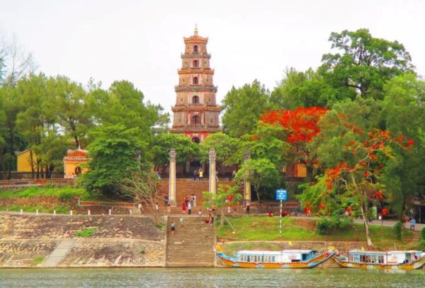 Hue : Royal Tombs- Thien Mu Pagoda- Dragon Boat Private Tour - Booking Information