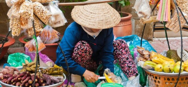 Hue Street Food Tour: Taste Local Flavors With Local Guide - Customer Feedback