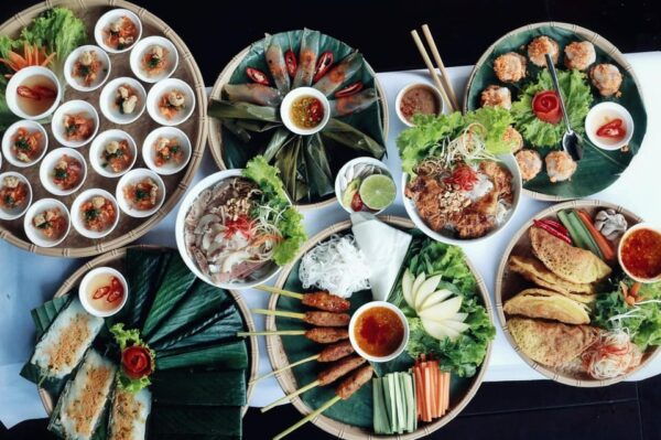 Hue Street Food Tour: Taste Local Flavors With Local Guide - Tips for Maximizing Your Tour