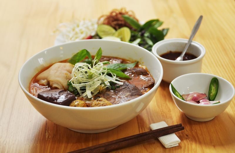 Hue Street Food Walking Tour - Six dishes, from delicate rice cakes to beef noodle soup