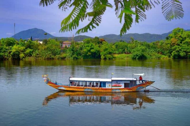 Hue Sunset: Dragon Boat Along Perfume River and Salt Coffee - Dragon Boat Experience