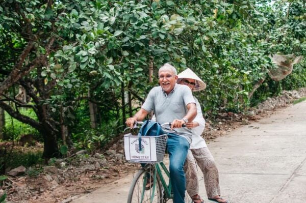 Hue: Thuy Bieu Village Bike Tour With Lunch - Day Trip Option: Hue Imperial City Sightseeing Tour