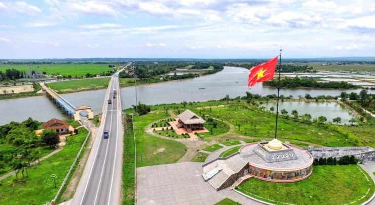 Hue to Demilitarized Zone: Khe Sanh Combat & Vinh Moc Tunnel - Key Historic Sites