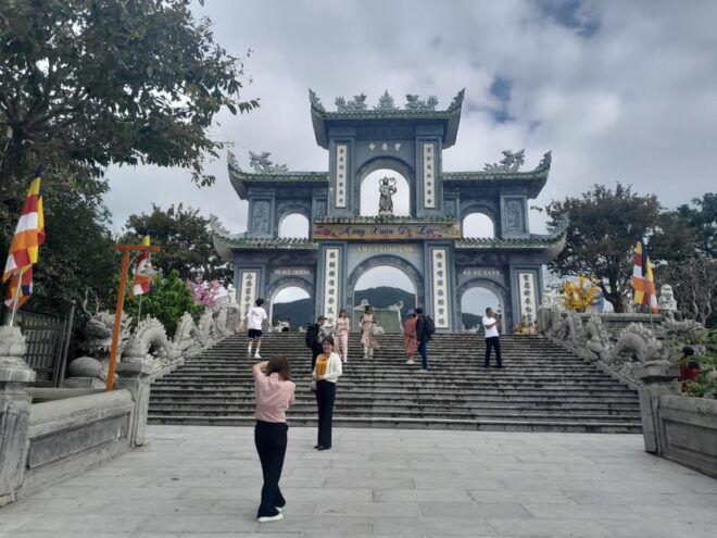 Hue to Hoi An Private Car via Hai Van Pass, Monkey Mountain - Driver Qualifications