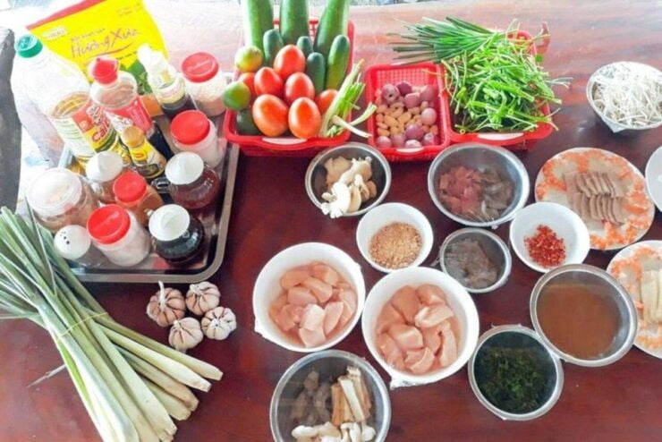 Hue: Traditional Cooking Class W Local Family & Market Trip - Activity Highlights