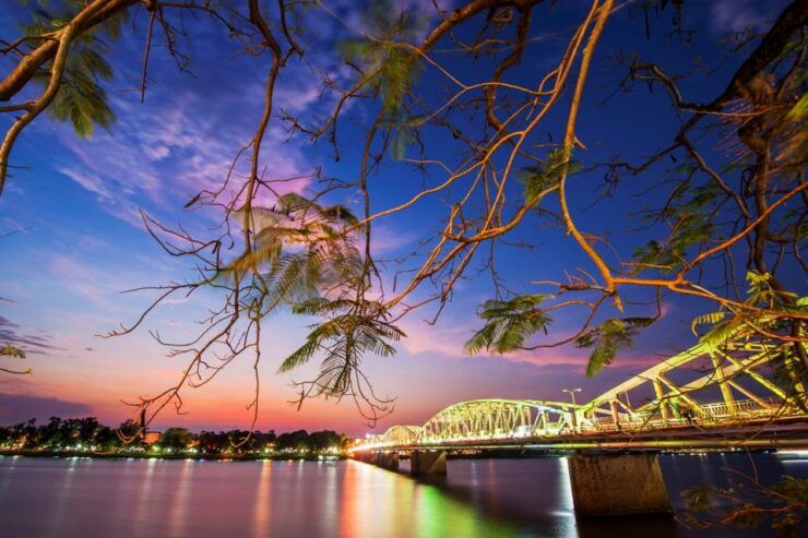 Hue: Traditional Singing on Huong River Ticket - Experience Highlights
