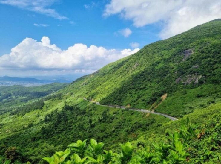 Hue Transfer to Hoi An Via Hai Van Pass -Sightseeing Private - Tour Description