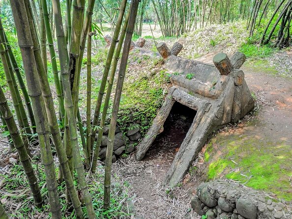 Hue-Vinh Moc Tunnel-Phong Nha Drop off or Vice Versa, Cheapest Car Option - Meeting and Pickup Details
