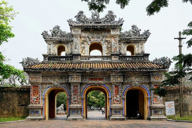 Hue Walking Tour to Imperial Citadel and Forbidden City - Acclaimed Guide: Hongs Expertise