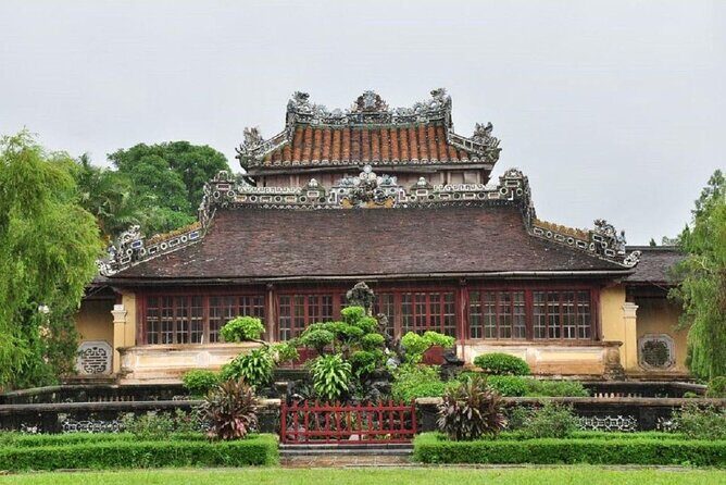 Hue Walking Tour to Imperial Citadel and Forbidden City - Exploring Hue’s Imperial Citadel and Forbidden City: What to Expect