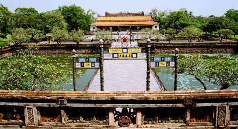 Hue Walking Tour to Imperial City and Dong Ba Market - Itinerary Highlights