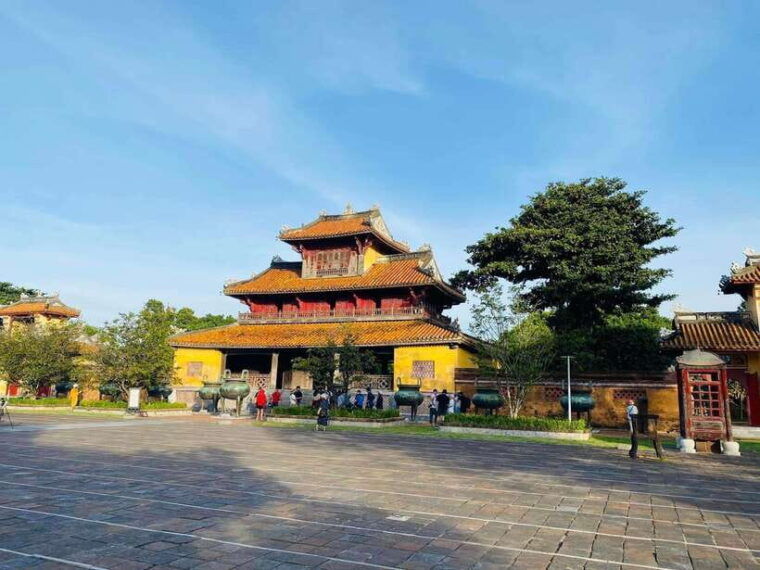 Hue Walking Tour to Imperial City and Dong Ba Market - The Imperial City