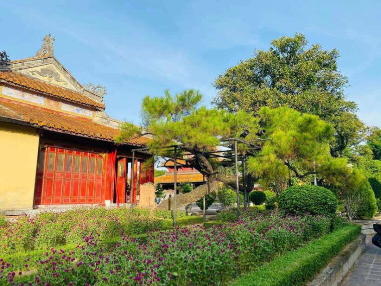 Hue Walking Tour to Imperial City and Dong Ba Market - Dong Ba Market
