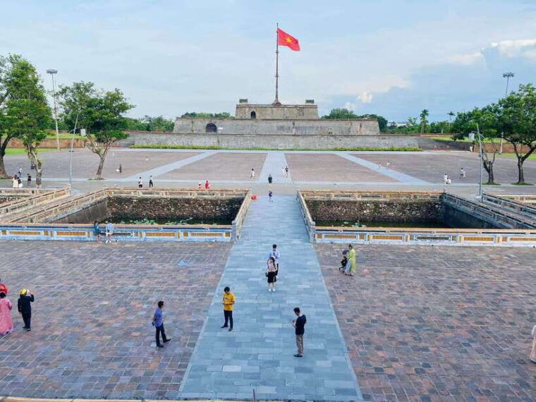 Hue Walking Tour to Imperial City and Dong Ba Market - Historical Context