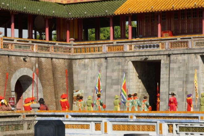 Hue:Deluxe Walking Tour to Imperial City and Dong Ba Market - Itinerary