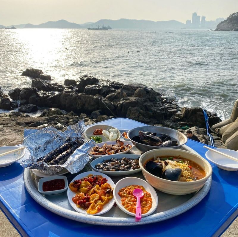 Huinnyeoul Culture Village & Haedong Yonggungsa Temple One-day City Highlights Tour - What to know before you book