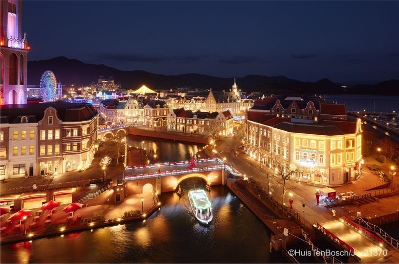 Huis Ten Bosch 1 Day Bus Tour From HAKATA - Is the $87.50 starting price good value?