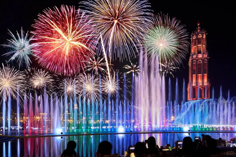 Huis Ten Bosch Fireworks Festival Day Trip from Fukuoka (Ticket Optional) - A Dutch-style park, then a Kyushu fireworks show