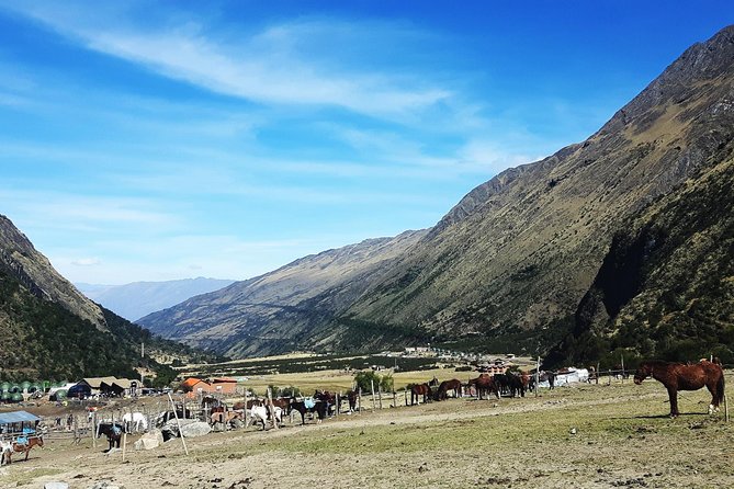 Humantay Lagoon - The Stunning Beauty of Humantay Lagoon