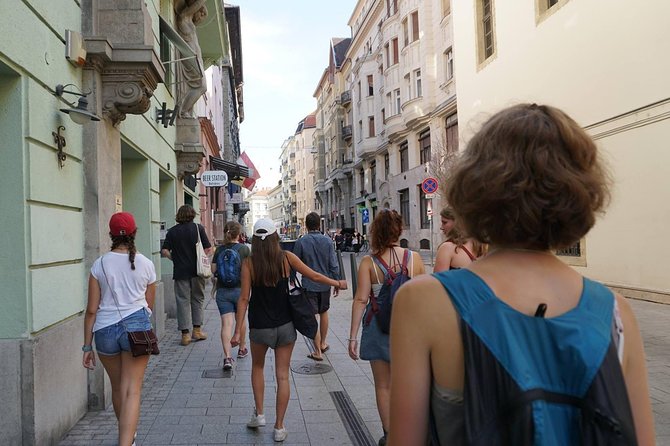 Hungarian History Walking Tour With Food Tasting - Tour Overview