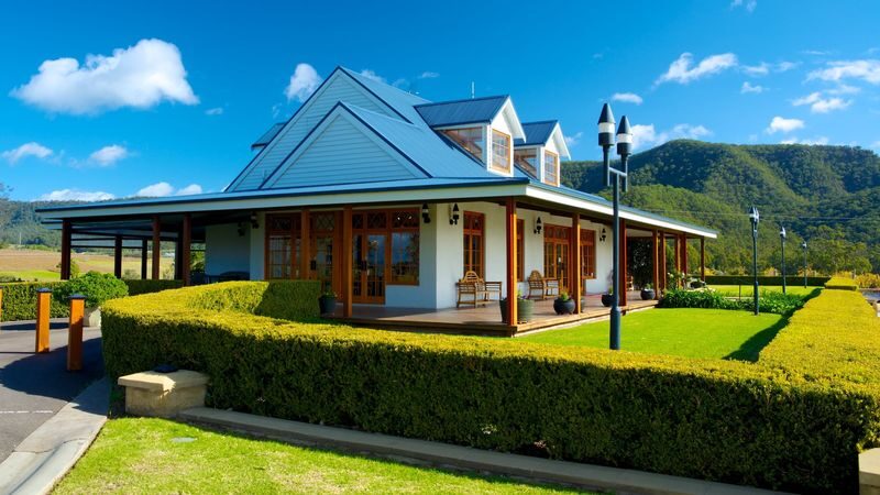 Hunter Valley Day Trip from Sydney, Australia (Chinese & English Guided Tour / Includes Lunch + Tip) - Two cellar doors make the wine day