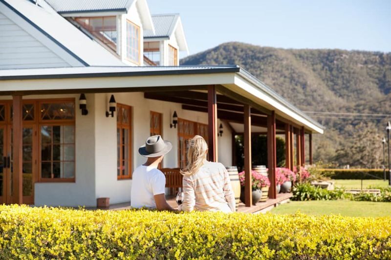 Hunter Valley Day Trip from Sydney, Australia (Chinese & English Guided Tour / Includes Lunch + Tip) - Chocolate after wine: a sweet final stop