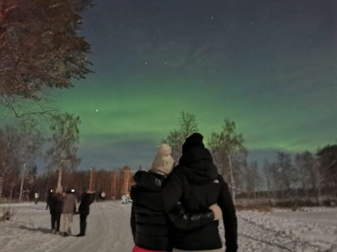 Hunting Aurora With BBQ in Small Group - Included Amenities