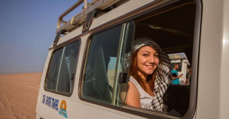Hurghada: 6-Hour Jeep Desert Safari, Dinner, and Show - Experience Highlights