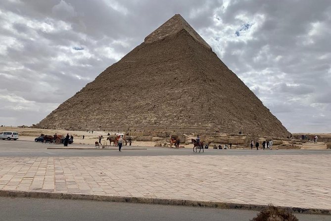 Hurghada Cairo Visiting the Pyramids One Day by Bus - Visit the Egyptian Museum