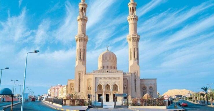 Hurghada: El Mina Mosque, Church and Marina Visit - Vibrant Marina and Local Markets