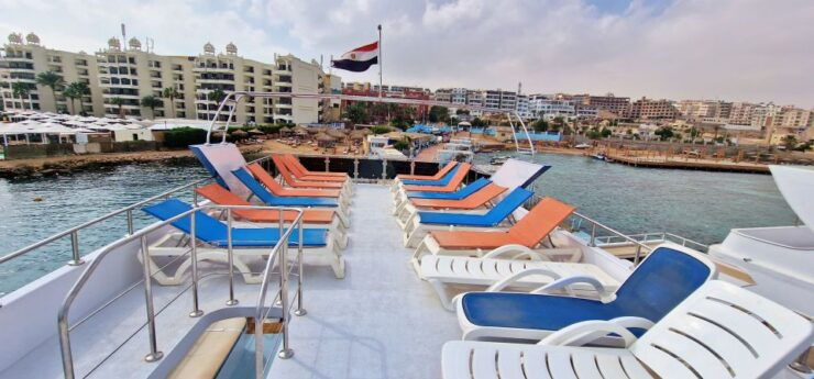 Hurghada: King's Boat Trip With Snorkeling, Islands & Lunch - Food & Drink