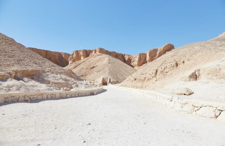 Hurghada: Luxor Highlights, King Tut Tomb & Nile Boat Trip - Booking Details