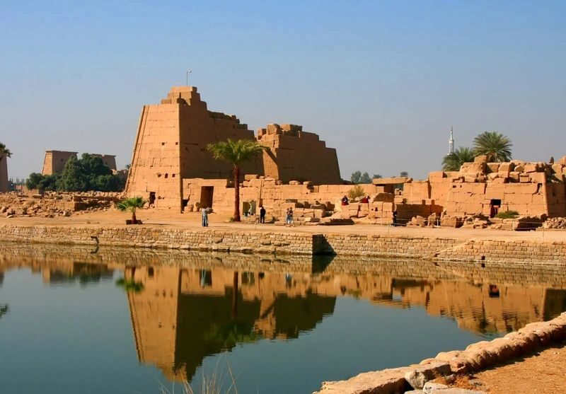 Hurghada Luxor Valley of the Queens Full-Day Guided Tour - Hatshepsut’s temple and the Valley of the Queens