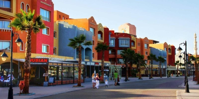Hurghada Old Town & New Marina Small Group Cultural Tour - New Marina: a change of pace by the water